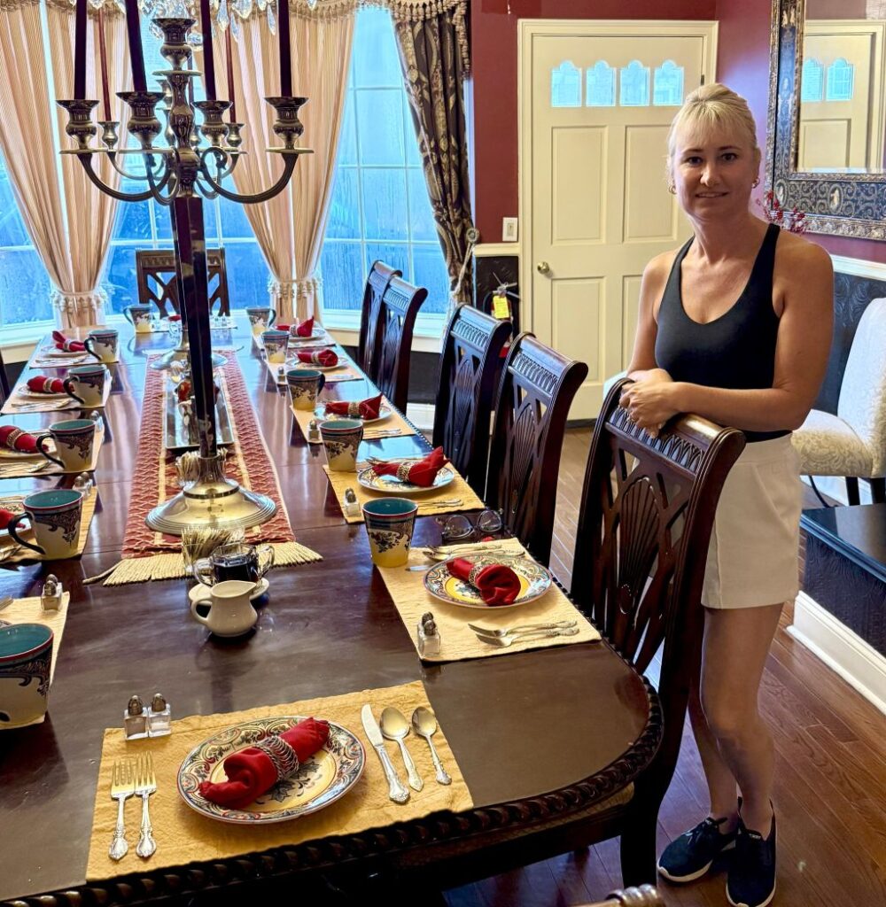 Wpman in dining room at Newport Mansion